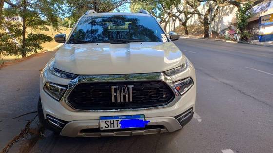 FIAT TORO 2.0 16V TURBO DIESEL RANCH 4WD AT9 FIAT TORO 2.0 16V TURBO DIESEL RANCH 4WD AT9